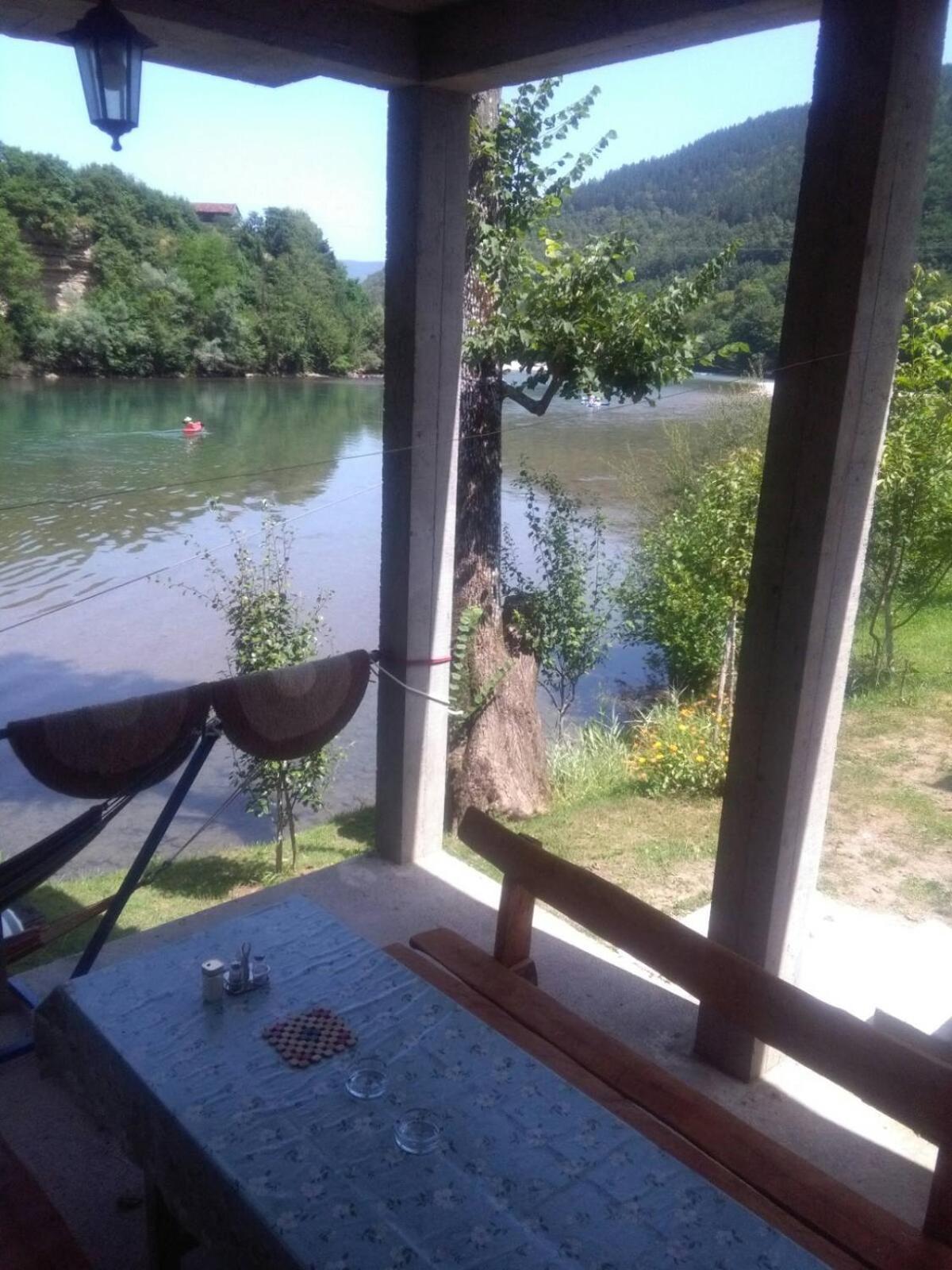 Vikendica Pored Drine Foca Handici Exterior foto