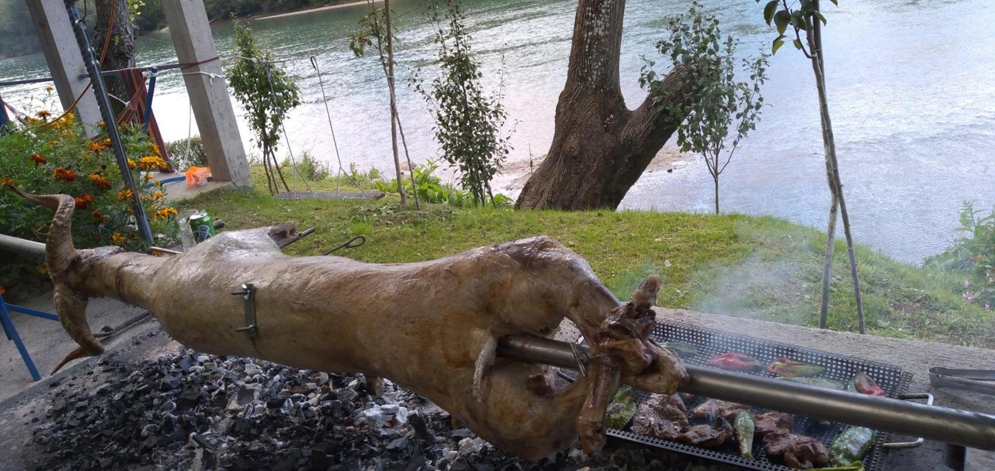 Vikendica Pored Drine Foca Handici Habitación foto